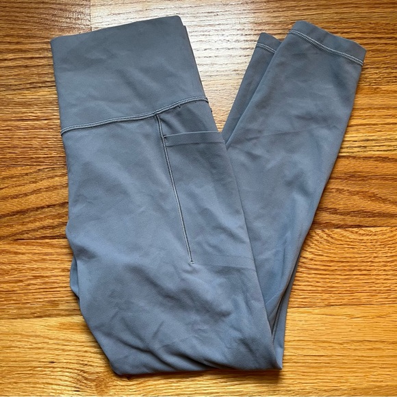 Athleta salutation stash 7/8 tight size small - Picture 2 of 8